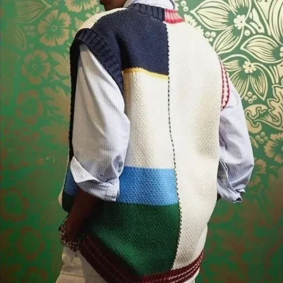 (DO NOT BUY!) ISO: Banana Republic Athletics Sweater Vest Preppy Tennis Theme - Picture 3 of 3